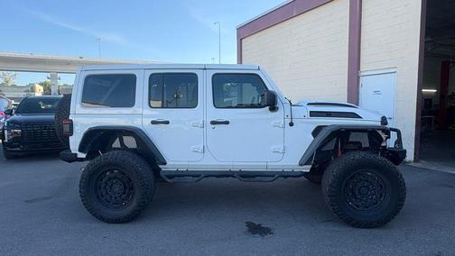 Bright White Clearcoat 2018 Jeep Wrangler Unlimited Sport