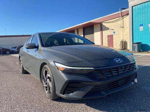 2024 Hyundai ELANTRA Limited