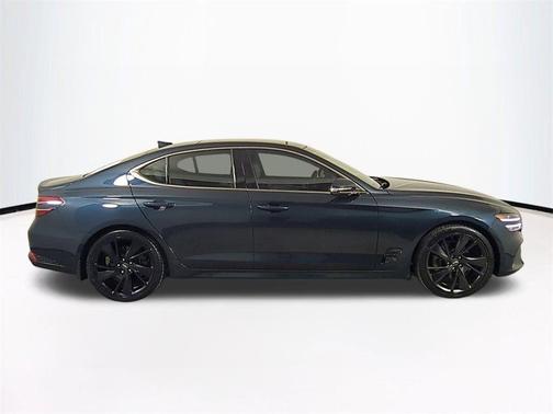 2023 Genesis G70 2.0T RWD
