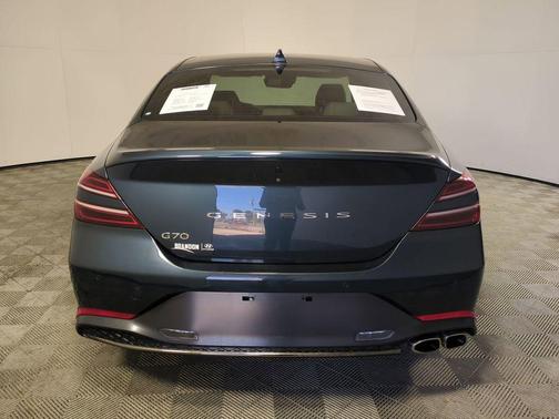 2023 Genesis G70 2.0T RWD