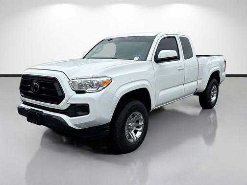 White 2022 Toyota Tacoma SR