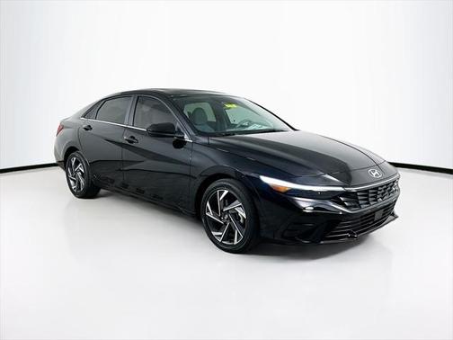 2025 Hyundai ELANTRA SEL