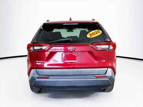 2020 Toyota RAV4 LE
