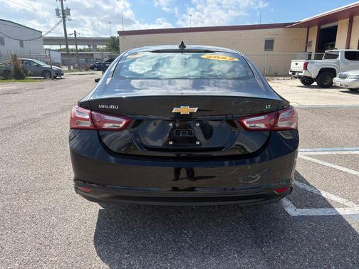 2022 Chevrolet Malibu FWD LT