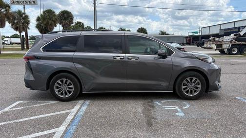 Predawn Gray Mica 2021 Toyota Sienna XLE 8 Passenger