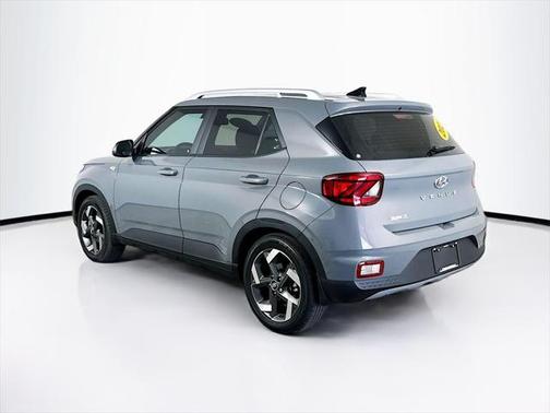 2022 Hyundai VENUE SEL
