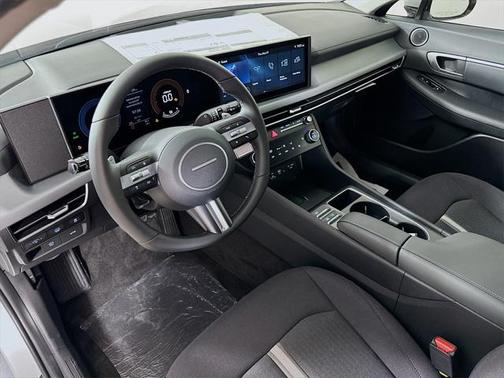 2025 Hyundai SONATA Hybrid SE