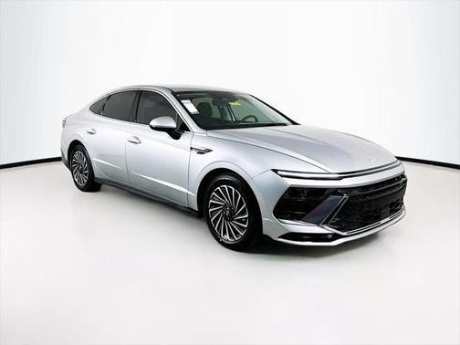 2025 Hyundai SONATA Hybrid SE