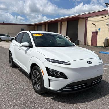 Lunar White 2023 Hyundai KONA EV Limited