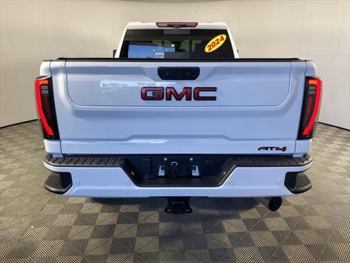 2024 GMC Sierra 2500 AT4