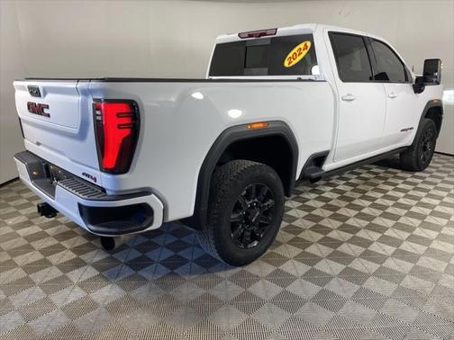 2024 GMC Sierra 2500 AT4