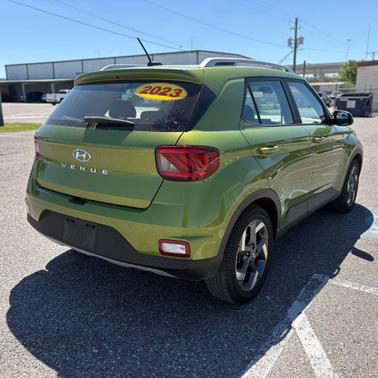 2023 Hyundai VENUE SEL