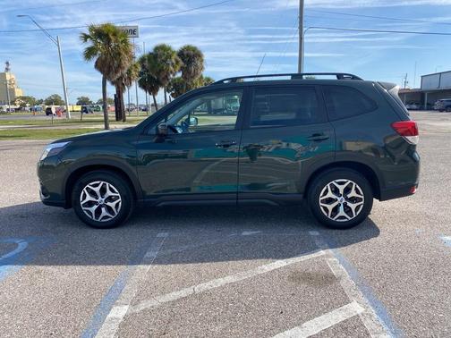 2024 Subaru Forester Premium