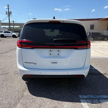 Bright White Clearcoat 2023 Chrysler Pacifica Touring L