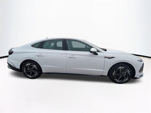 2026 Hyundai SONATA SEL