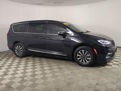 2023 Chrysler Pacifica Hybrid Limited