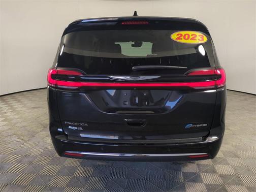 2023 Chrysler Pacifica Hybrid Limited