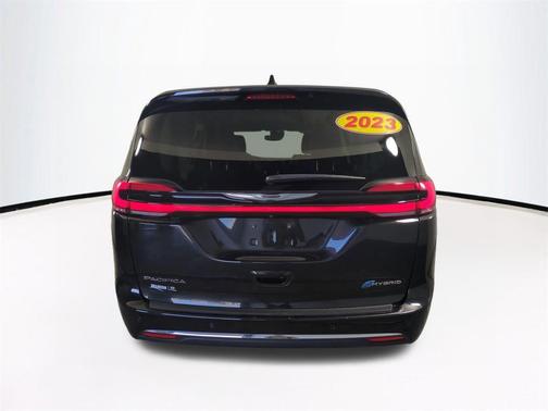 2023 Chrysler Pacifica Hybrid Limited