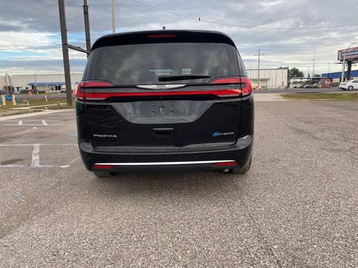2023 Chrysler Pacifica Hybrid Limited