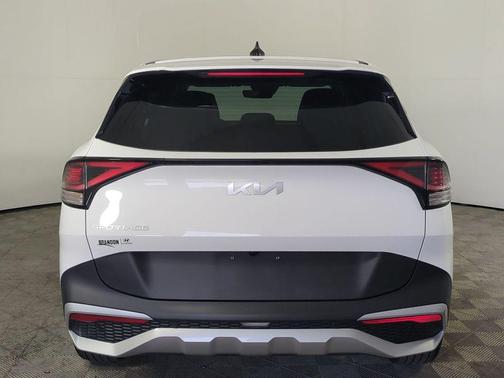 Glacial White Pearl 2025 Kia Sportage EX