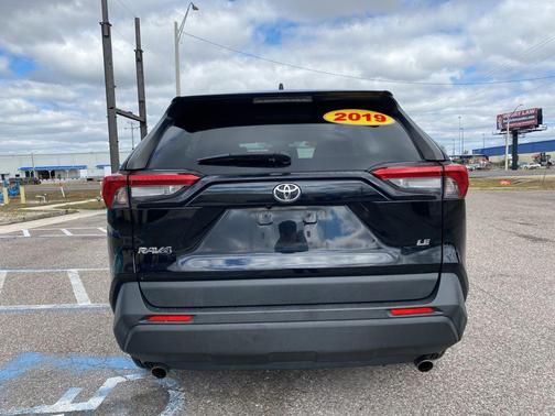 2019 Toyota RAV4 LE