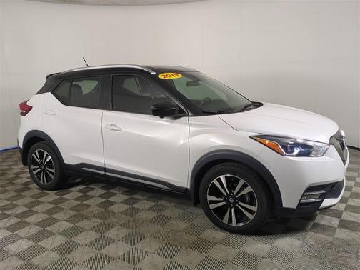 2019 Nissan Kicks SR