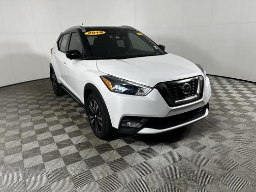 2019 Nissan Kicks SR