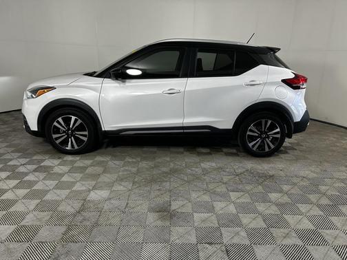 2019 Nissan Kicks SR