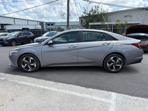 Fluid Metal 2023 Hyundai ELANTRA SEL