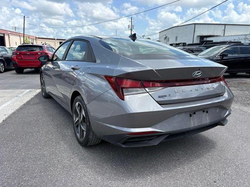 Fluid Metal 2023 Hyundai ELANTRA SEL