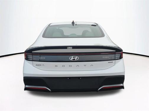 2026 Hyundai SONATA Hybrid Base