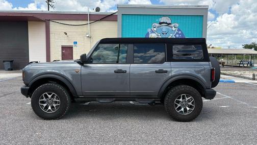 Carbonized Gray Metallic 2025 Ford Bronco Badlands