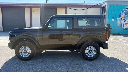 Shadow Black 2023 Ford Bronco Base