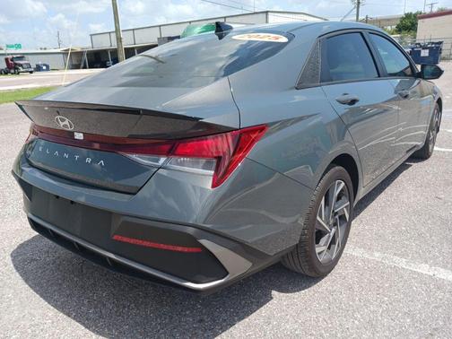 Ecotronic Gray 2025 Hyundai ELANTRA Sport