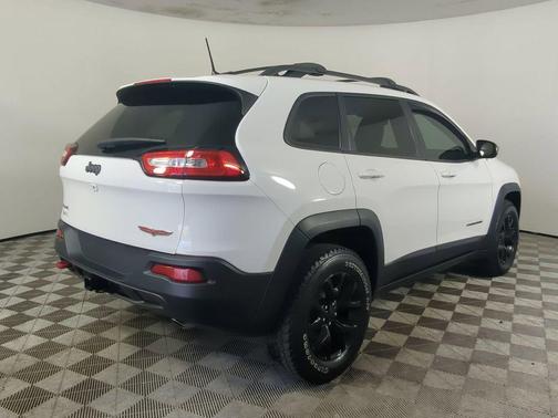 Bright White Clearcoat 2017 Jeep Cherokee Trailhawk
