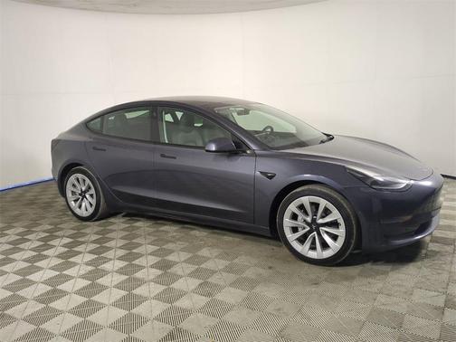 2022 Tesla Model 3 Standard Range