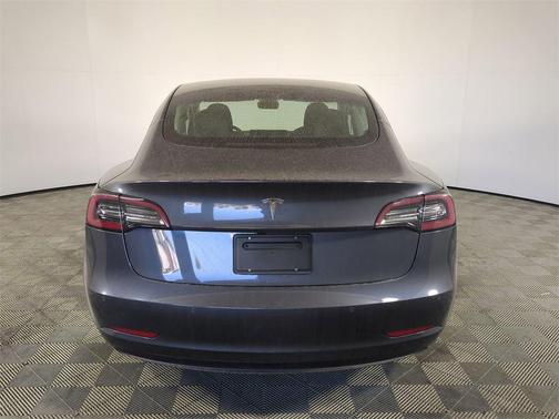 2022 Tesla Model 3 Standard Range