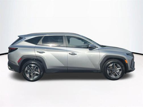 Shimmering Silver 2026 Hyundai TUCSON SEL Premium