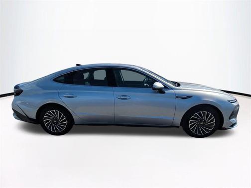 2026 Hyundai SONATA Hybrid SE