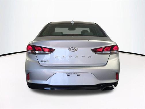 Symphony Silver 2018 Hyundai SONATA SEL