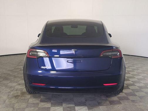 Deep Blue Metallic 2022 Tesla Model 3 Performance