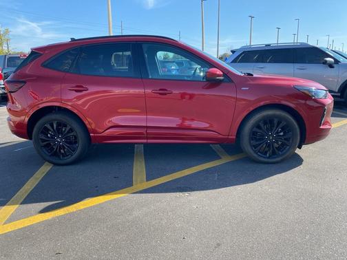 2023 Ford Escape ST-Line Elite