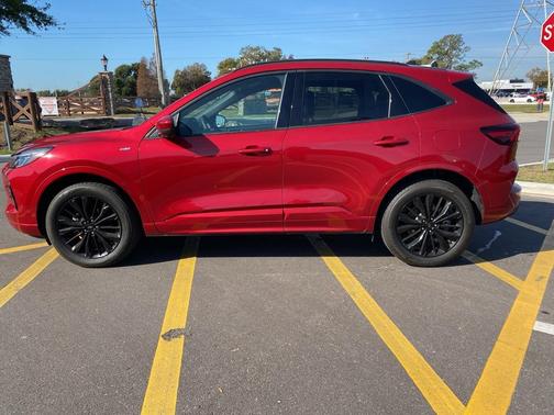 2023 Ford Escape ST-Line Elite