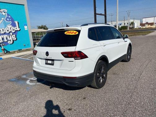 2024 Volkswagen Tiguan 2.0T SE 4MOTION