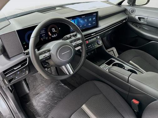 2025 Hyundai SONATA Hybrid SE