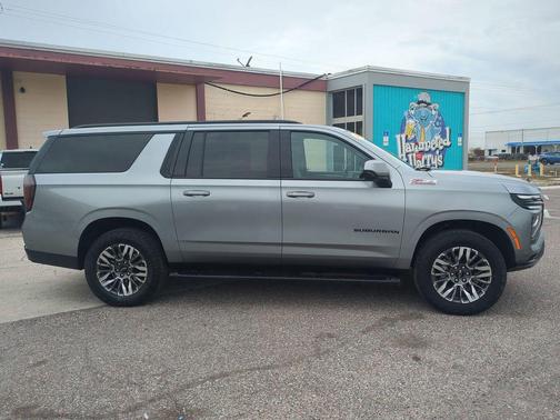 2025 Chevrolet Suburban 4WD Z71