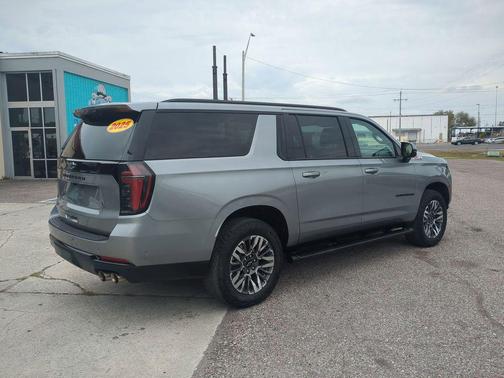 2025 Chevrolet Suburban 4WD Z71