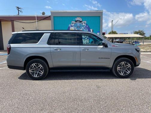 2025 Chevrolet Suburban 4WD Z71