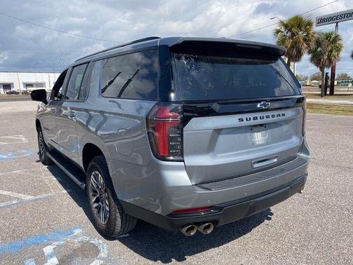 2025 Chevrolet Suburban 4WD Z71
