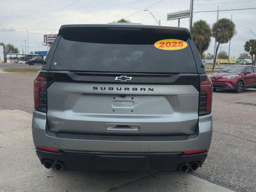 2025 Chevrolet Suburban 4WD Z71